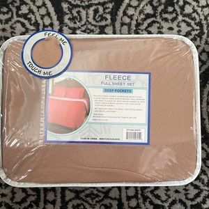 NWT fleece sheet set